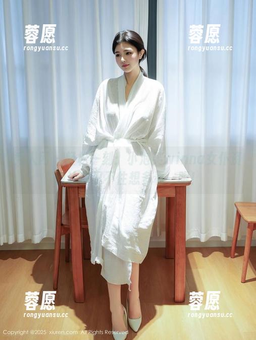 秀人网-小泡芙winna 秀人网 - 轻松一刻:小泡芙winna女仆资源让你忍不住想多看一眼!