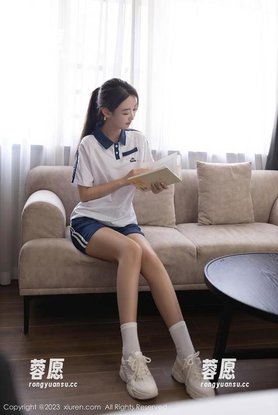 秀人网 - 别再说眼镜无所谓了，小芭乐就是最好的反例，高清反转。