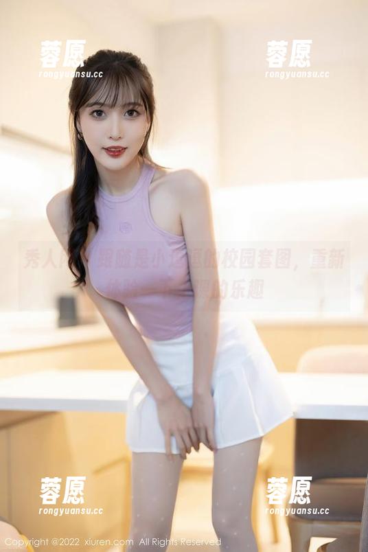 秀人网 - 跟随是小逗逗的校园套图，重新体验一下上课的乐趣