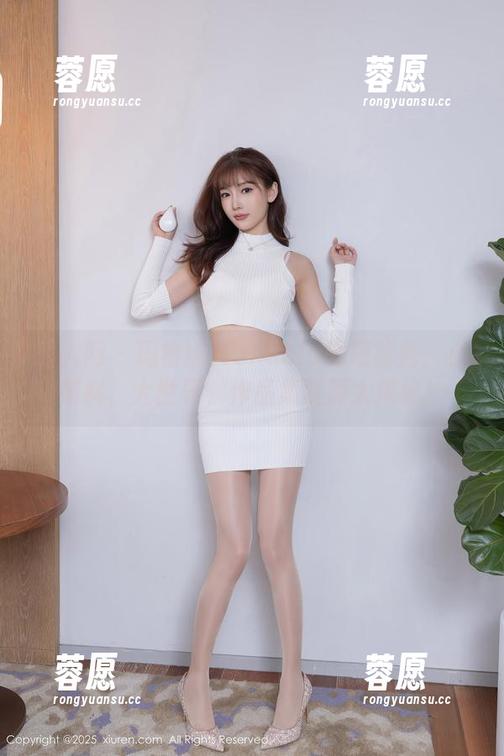 秀人网-玛鲁娜Manuela 秀人网 - 玛鲁娜Manuela的短裤秀:小布料,大世界,作品集资源大揭秘!