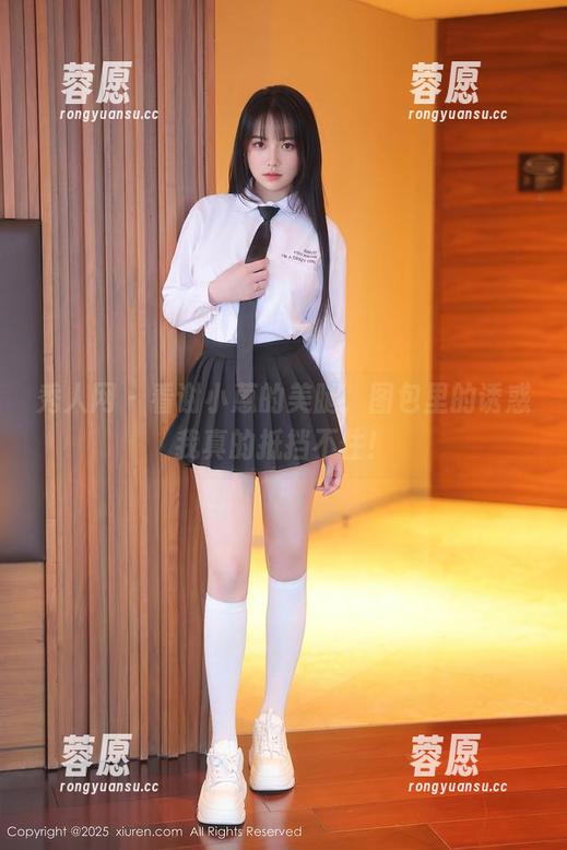 秀人网-谢小蒽 秀人网 - 看谢小蒽的美腿,图包里的诱惑我真的抵挡不住!