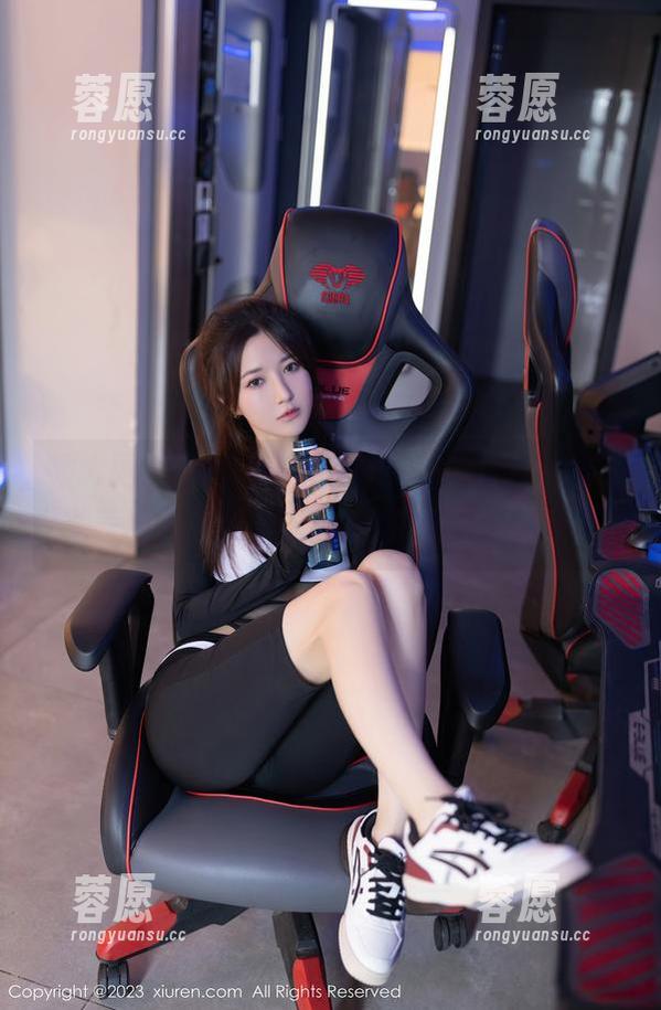 秀人网-趁热拿铁latte 秀人网 - 跟随趁热拿铁latte的步伐,旅拍美图等你下载,谁说梦想遥不可及?