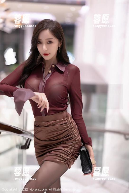 秀人网 - 这组龙泽美曦的写真，图片让我忍不住想多看几遍，尤其是那双美足！