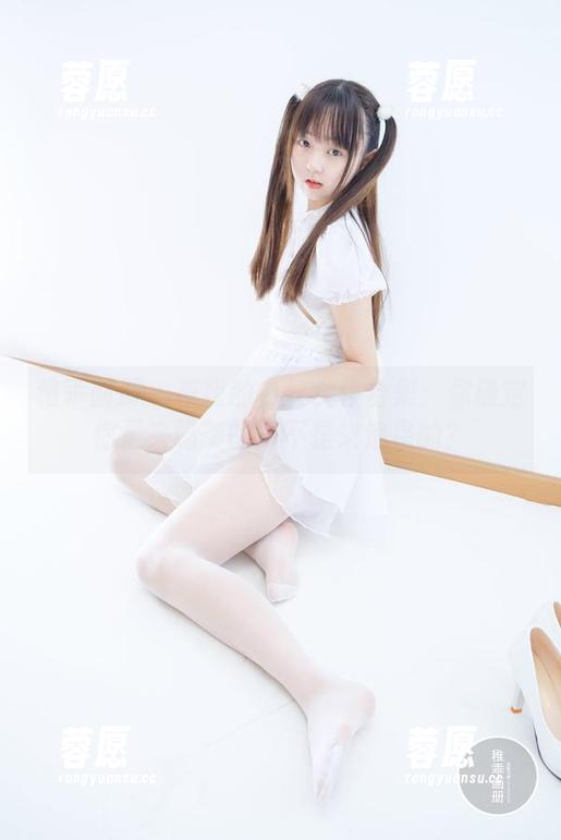 稚乖画册 - 夜夜的白丝女仆合集：你确定你是来喝茶的，不是来追星的？