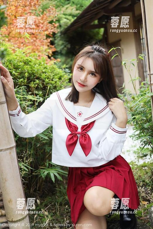 美媛馆-伊小七MoMo 美媛馆 - 伊小七MoMo的教室图集:上课模式开启,偶尔跑题也有趣。