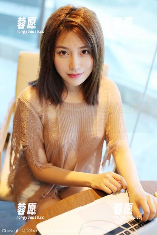 美媛馆-李七喜 美媛馆 - 连衣裙不怕热,李七喜在线撒娇发资源,心动不如行动!