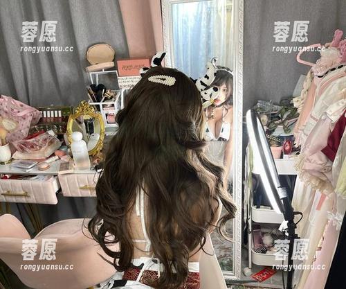 下载芊川一笑MNK的黑丝系列——在网盘等你来解锁！
