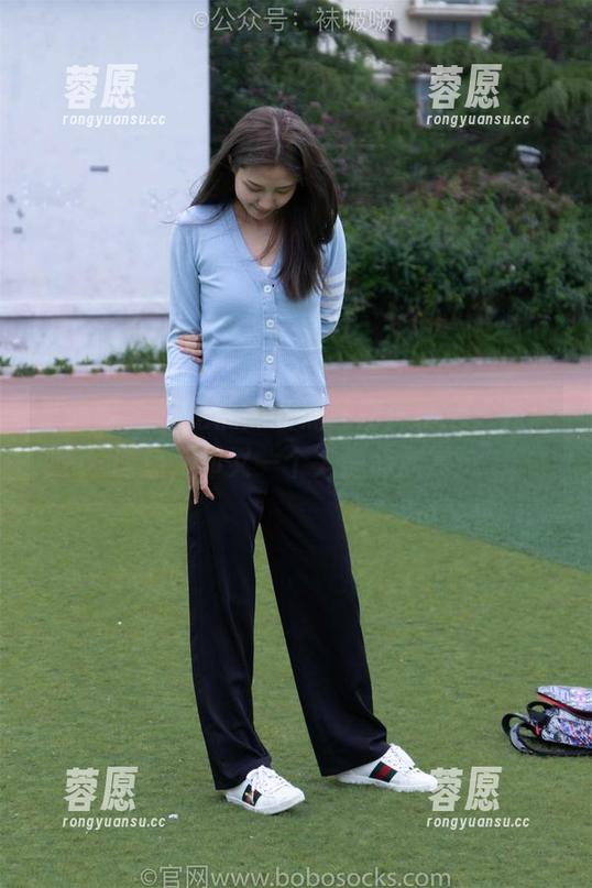 袜啵啵 - 这是熊熊的黑丝图库精选，充满诱惑，却又一个人静静欣赏…