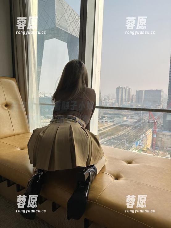 微密圈 - 跟着醇子小姨走进无圣光合集，霓虹灯下的身材真让人怀疑人生！