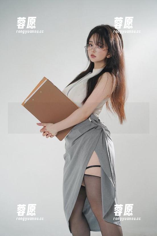 阿寨寨的“赎罪修女”原图——每一张都有故事，意外的深邃啊！