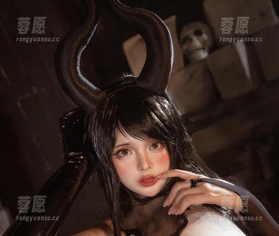 解锁阿寨寨：这组OL液化上衣作品真是神乎其技！