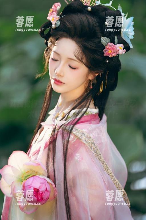 就我觉得雯妹不讲道理穿体操服是一种艺术吗？图片里的她太迷人了！