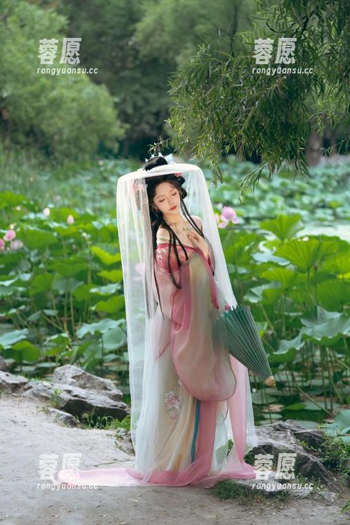 来看看雯妹不讲道理的蓝粉色合集，未必真的适合每个人，但很勾人。